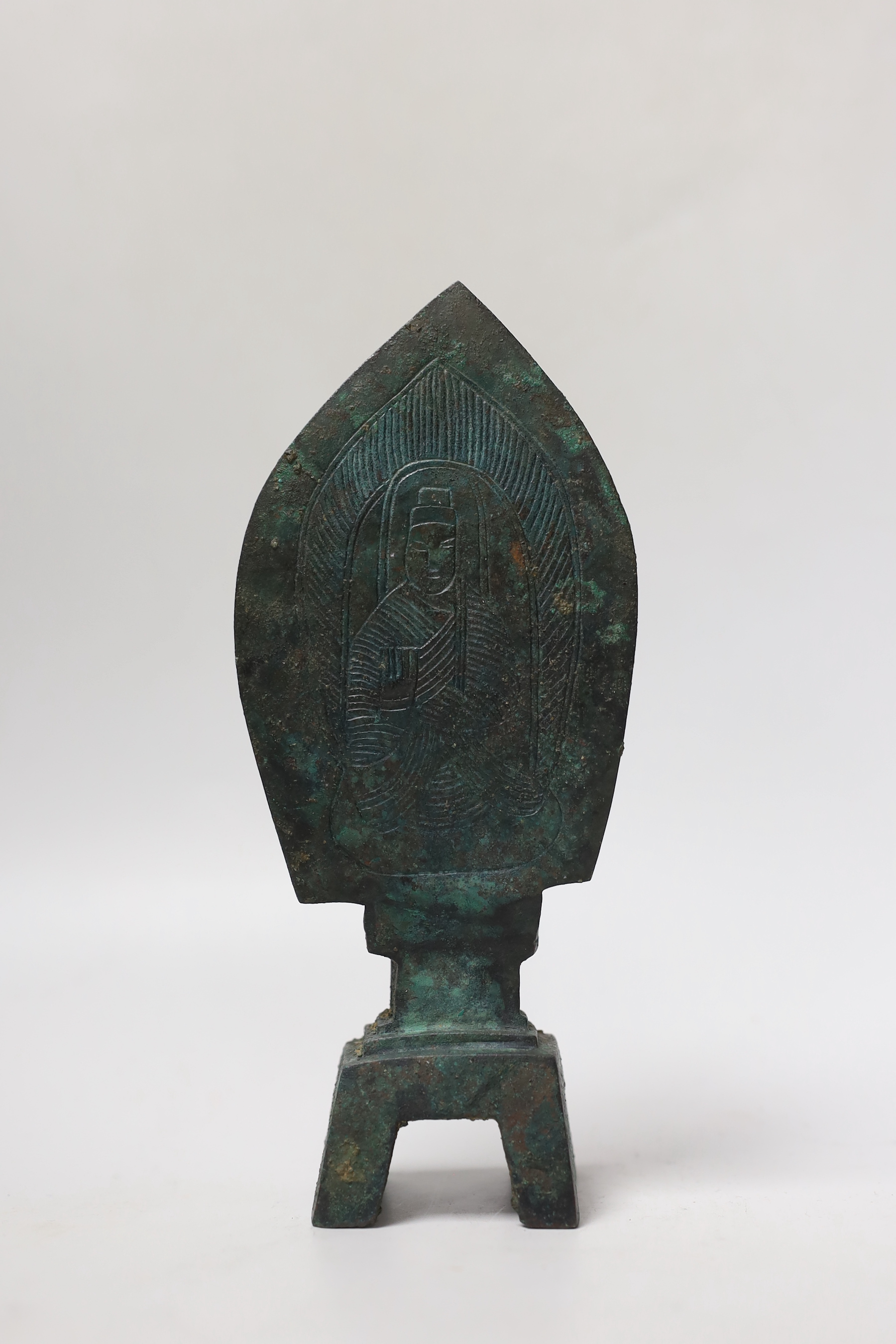 A Chinese bronze Bodhisattva group, Tang or later, 20cm